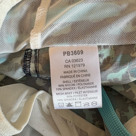 Public Beach Men’s Swim Shorts size large - Picture 6 of 7